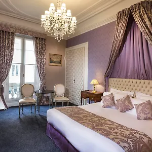 **** Hotel Claridge France